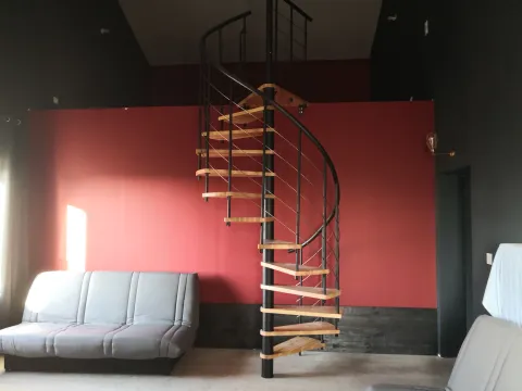 Travaux dans le Nid Des Dépravations, un nouvel espace commun aux gites et donjons BDSM de l'Antre Des Vices, proche de Valence